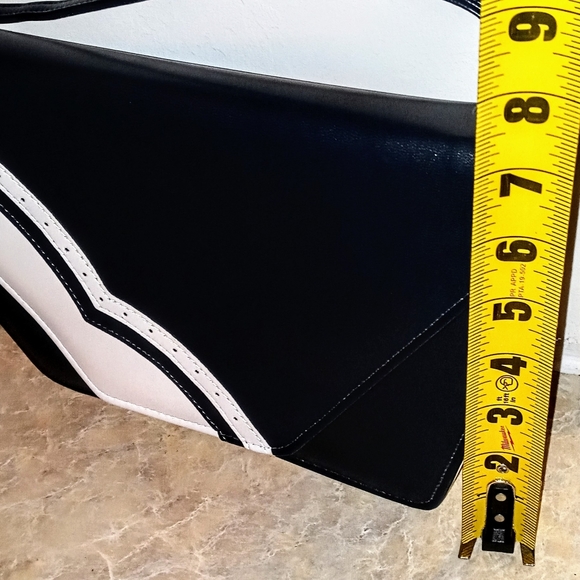 PURSE - Picture 7 of 10